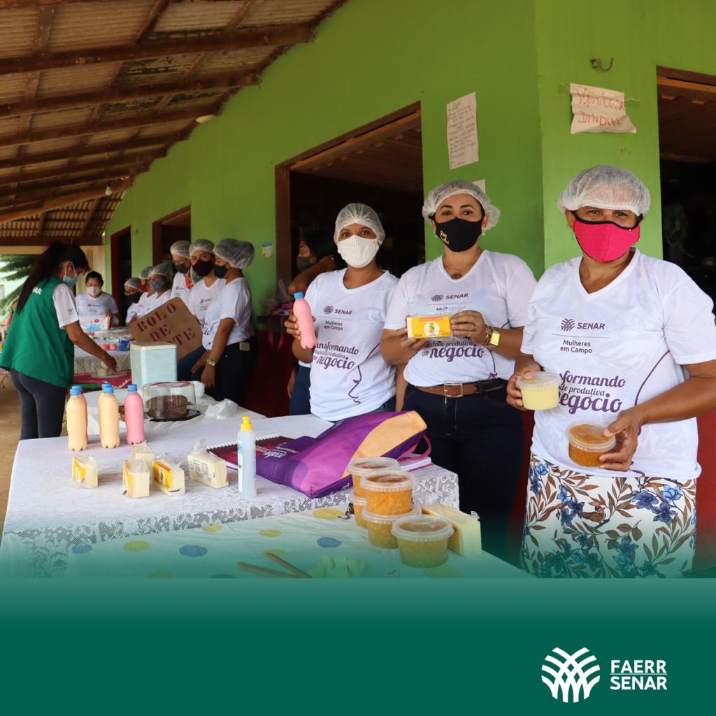 mulheres em Campo CANTA